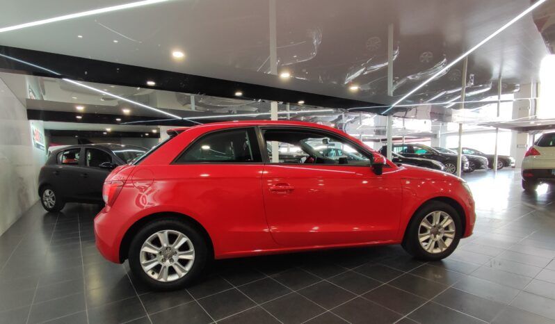 AUDI A1 1.6 TDi 90CV AMBITION 3P lleno