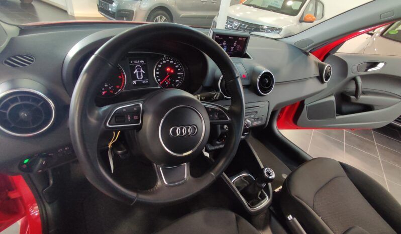 AUDI A1 1.6 TDi 90CV AMBITION 3P lleno